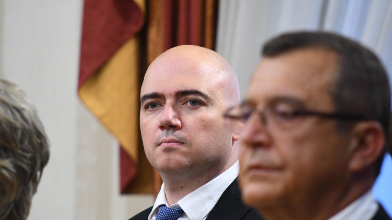 Служебният министър на туризма: Осигуряваме по една допълнителна линейка за големите ни морски курорти