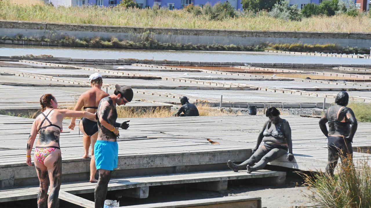Поморие представя местни вина и лечебни продукти от луга и морска сол на изложението "Ваканция и спа" в София