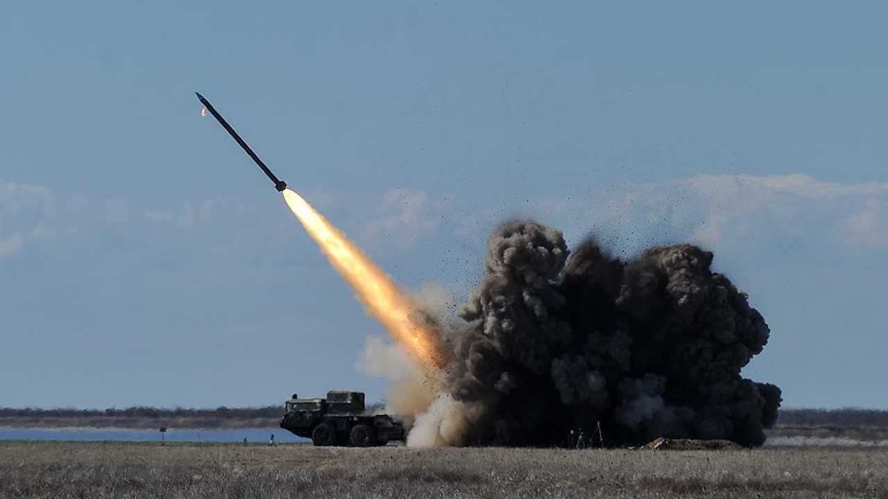 САЩ изпращат още ракети за Украйна, в Русия провеждат "интензивни" ядрени учения