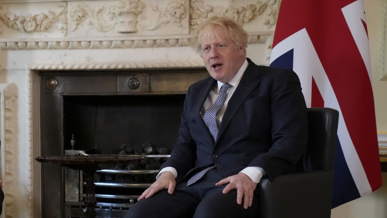 Борис Джонсън пое отговорността за "Партигейт", но не подаде оставка