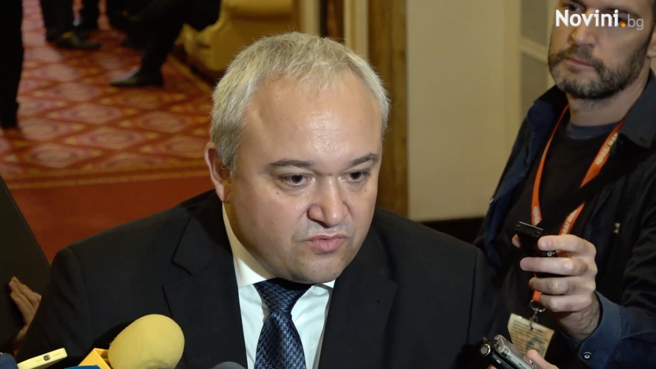 Министър Демерджиев: Вместо за АМ "Хемус", парите за построяването ѝ са отишли за строеж на хотел