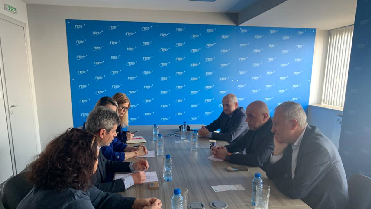 Дончев на среща с Браншовата камара на дървообработващата и мебелна промишленост