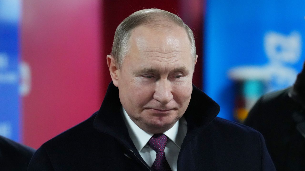 Путин се страхува от отравяне, уволнява 1000 служители