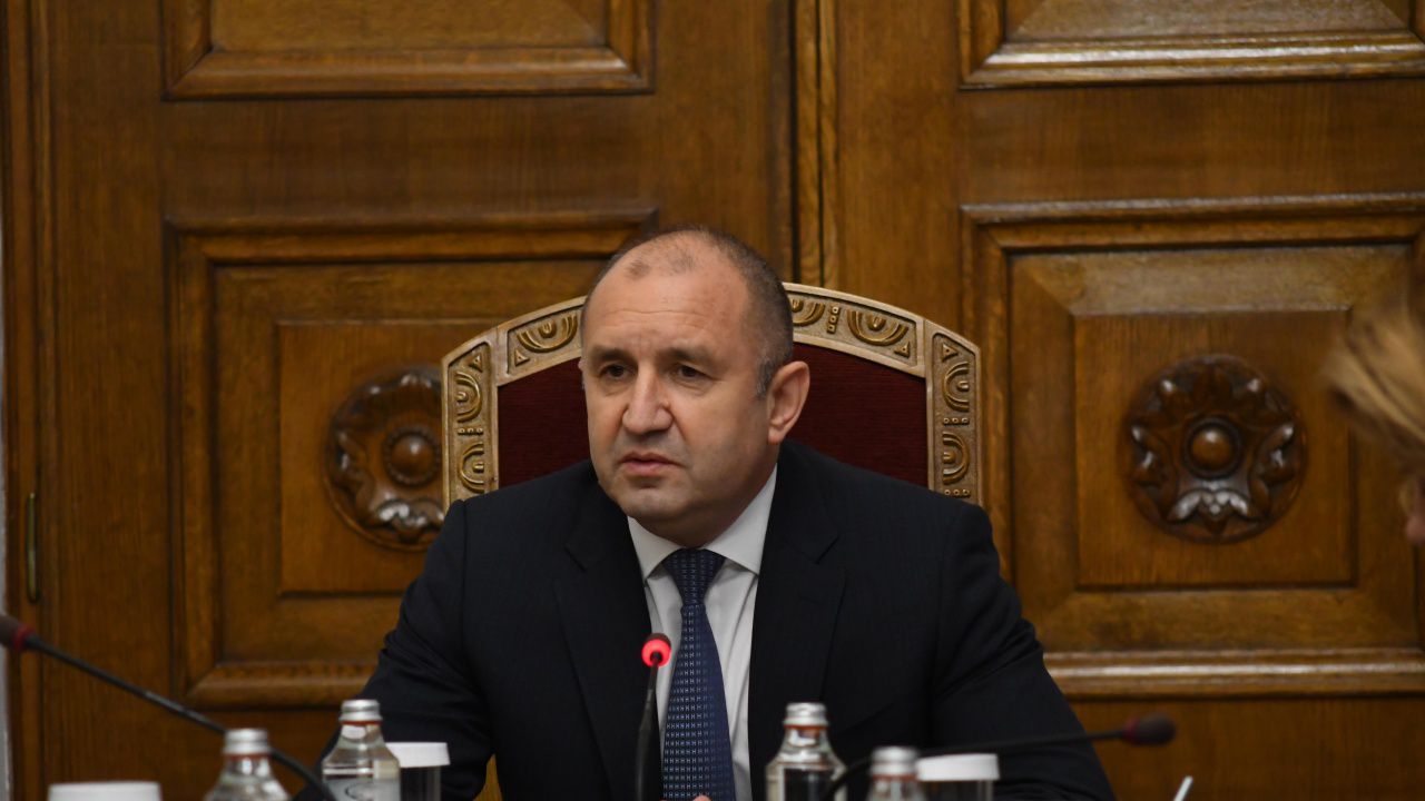 Радев за оръжието за Украйна: Не е възможно Конституционният съд да бъде сезиран