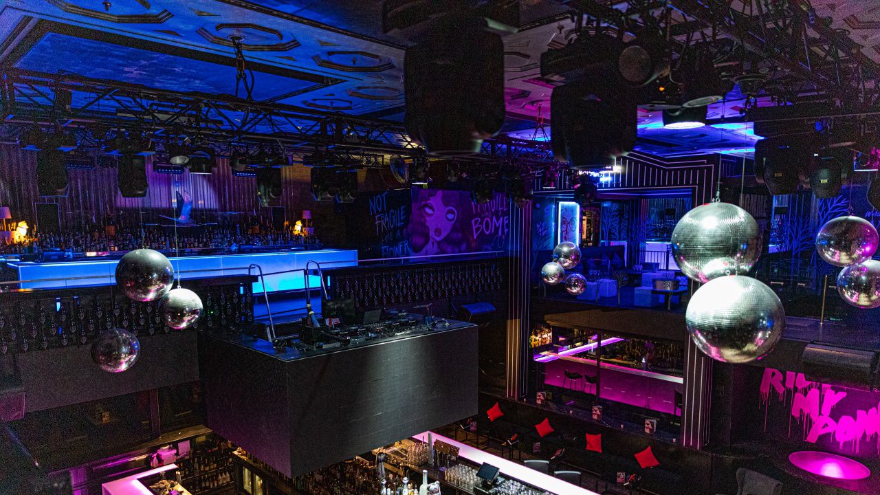 Затварят дискотеките в Бургас, заведенията ще работят до 22 ч.