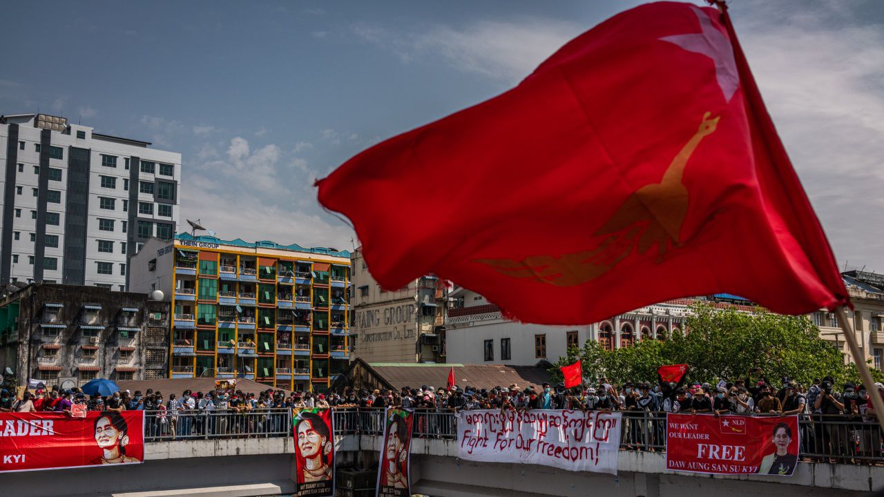 Мианма освободи близо 6000 затворници