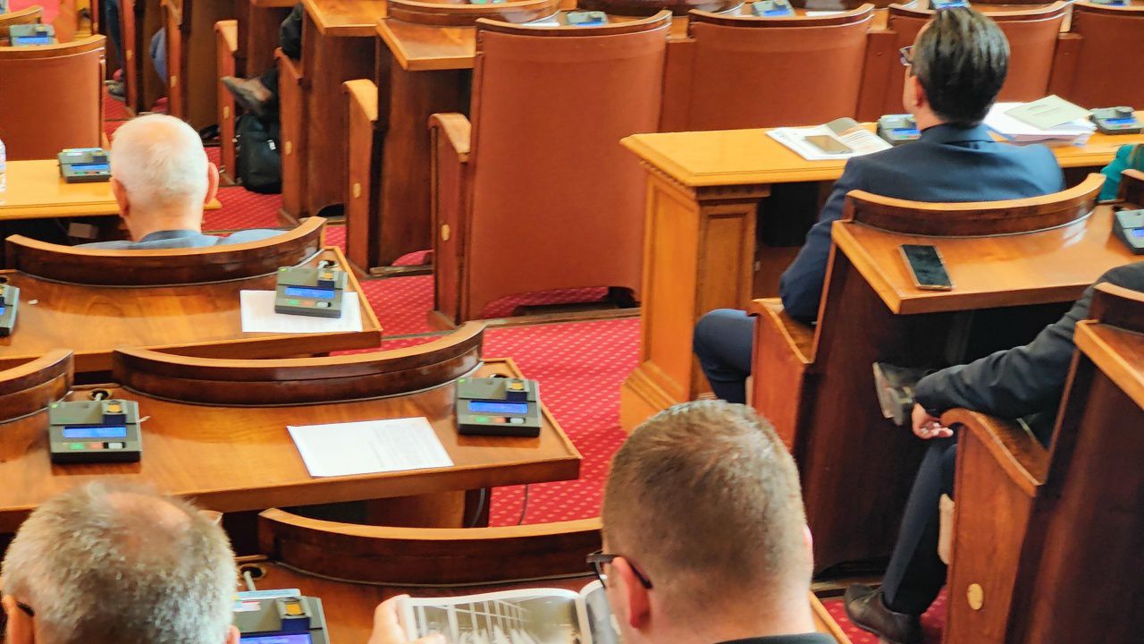 НС прие на второ четене промените в Закона за енергията от възобновяеми източници