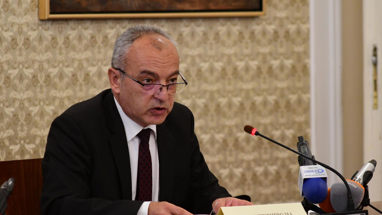 Гълъб Донев: Над 261 000 души са получили помощ за отопление за отоплителен сезон 2021-2022 г. 