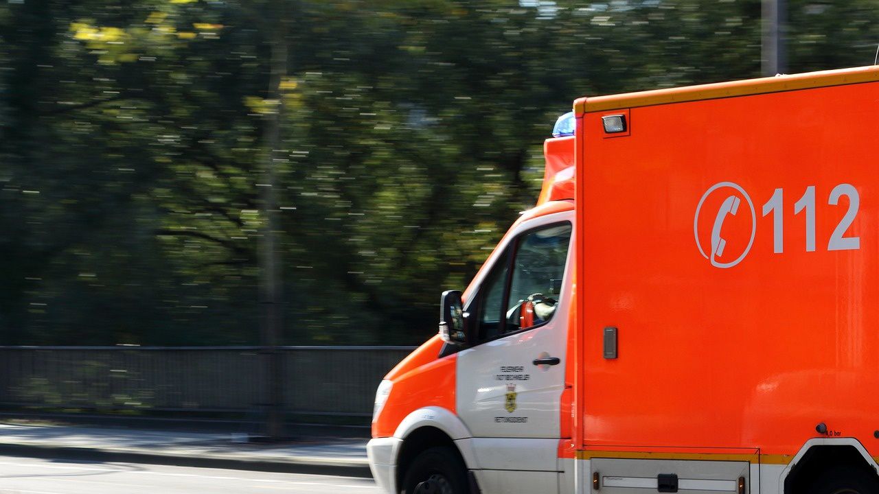 Повреда в линейка забави превозването на мъж с инсулт