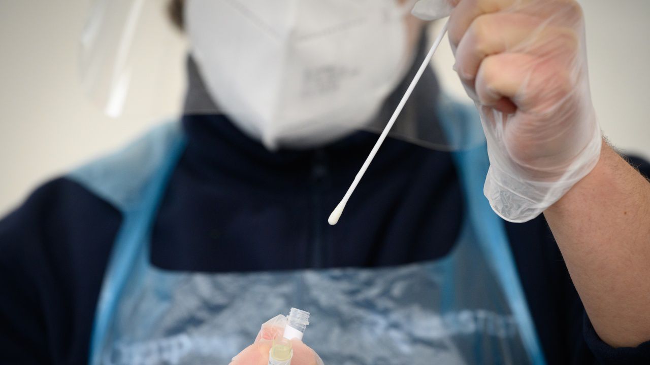 От днес влизането в Кипър става само с отрицателен PCR тест