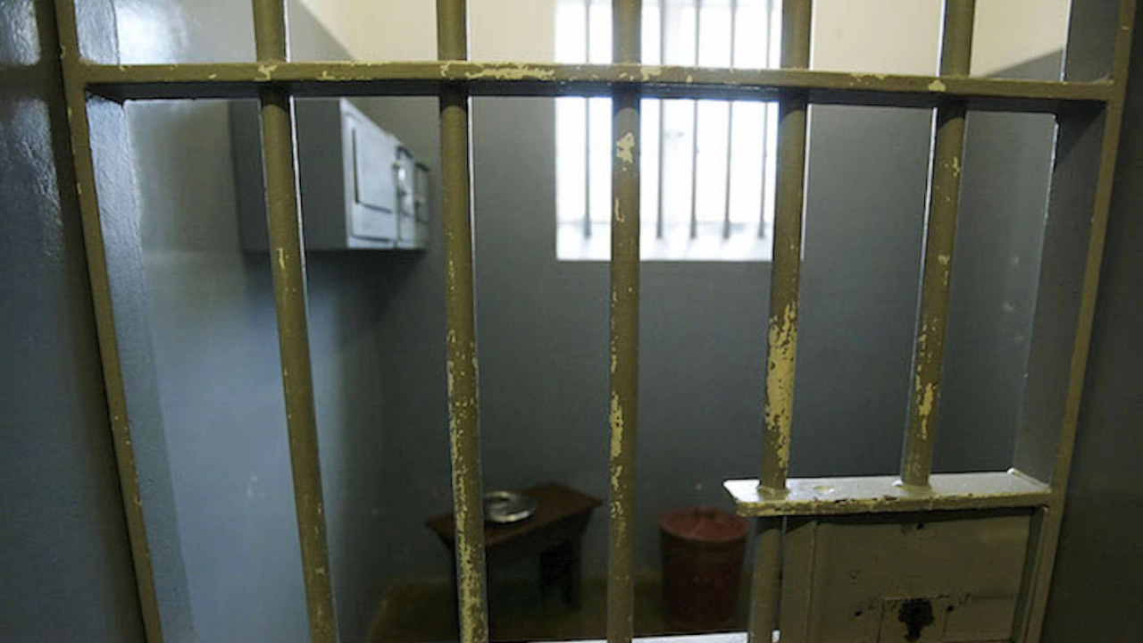 Задържане под стража за адвокатката, използвала името на ГДБОП за измама