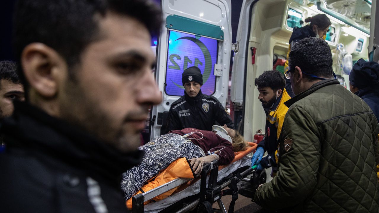 Българин, живеещ в Турция, разказва за опустошителното земетресение и страха след бедствието