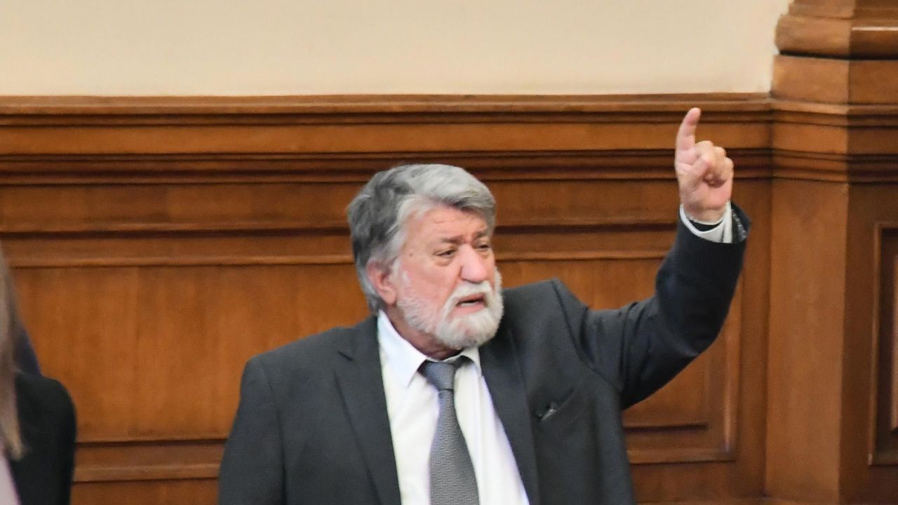 Недялко Славов: Вежди Рашидов абсолютно сам, следвайки таланта си, направи пробива си в родното и световно изкуство на скулптурата
