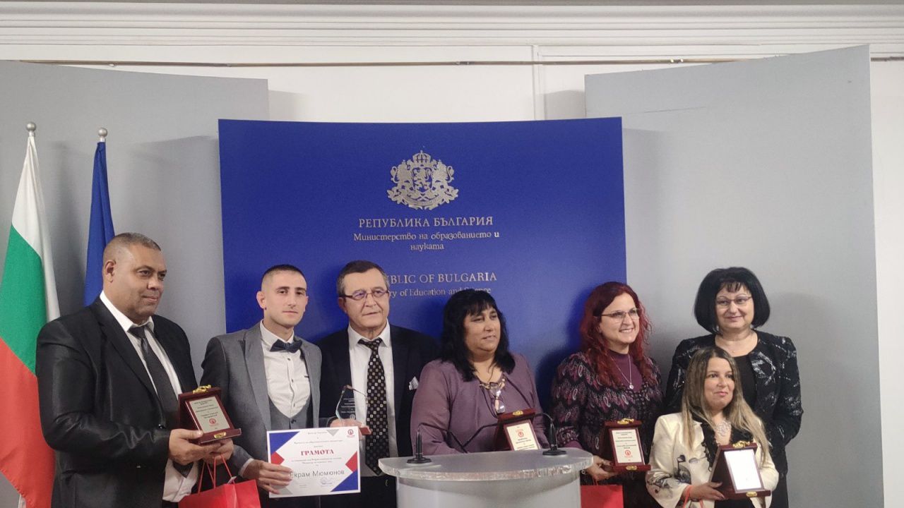Министърът на образованието награди медиаторите на годината