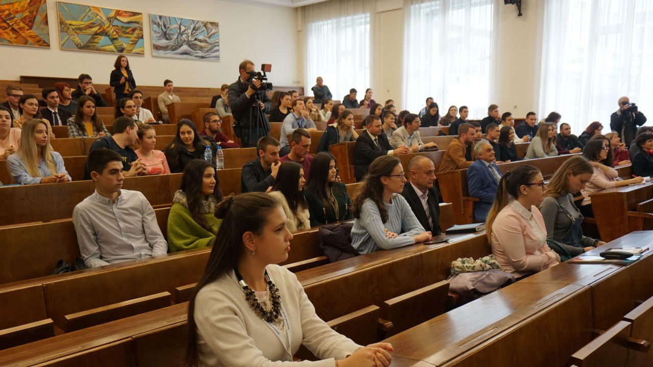 Прием само с диплома: Местата в университетите са повече от кандидат-студентите