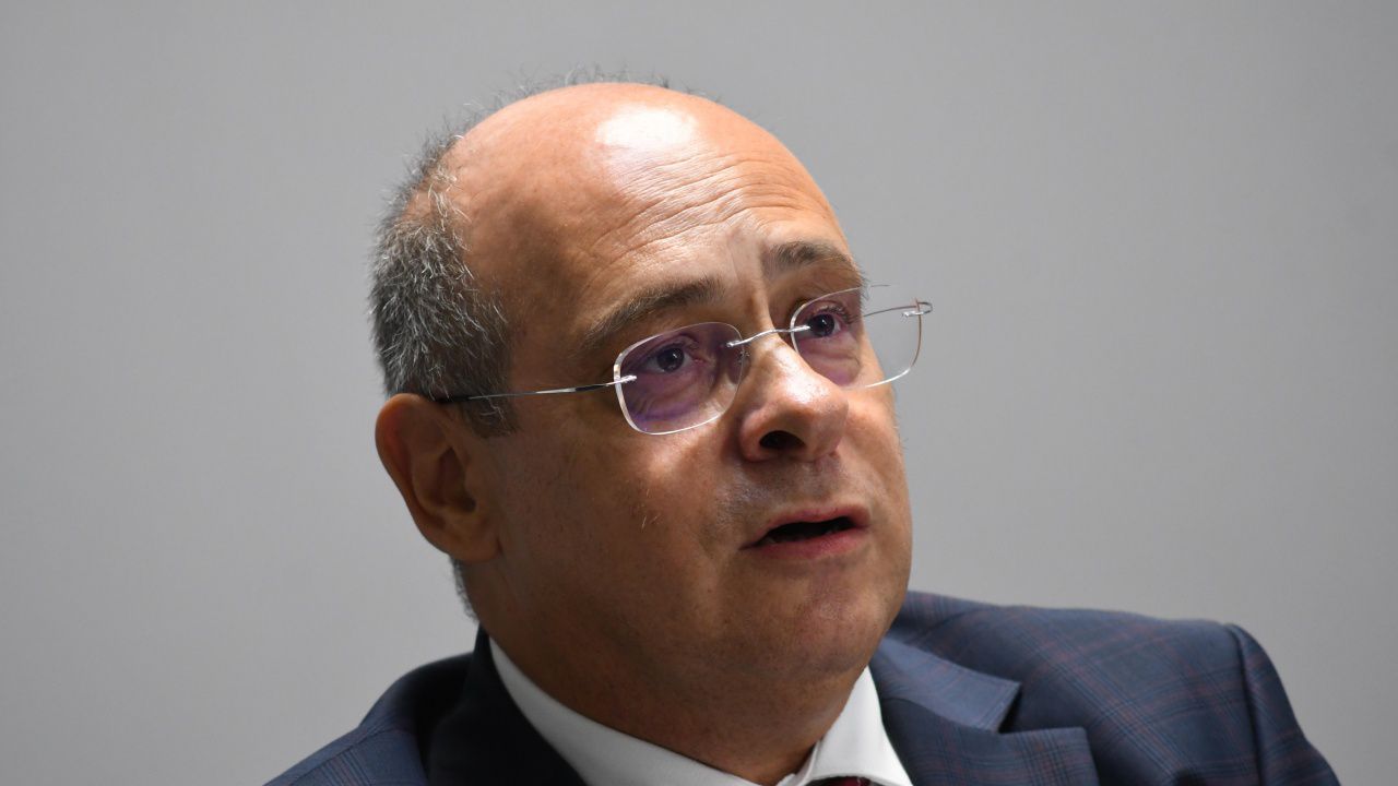 Лазар Лазаров с доклад как трябва да се мотивират хората да работят