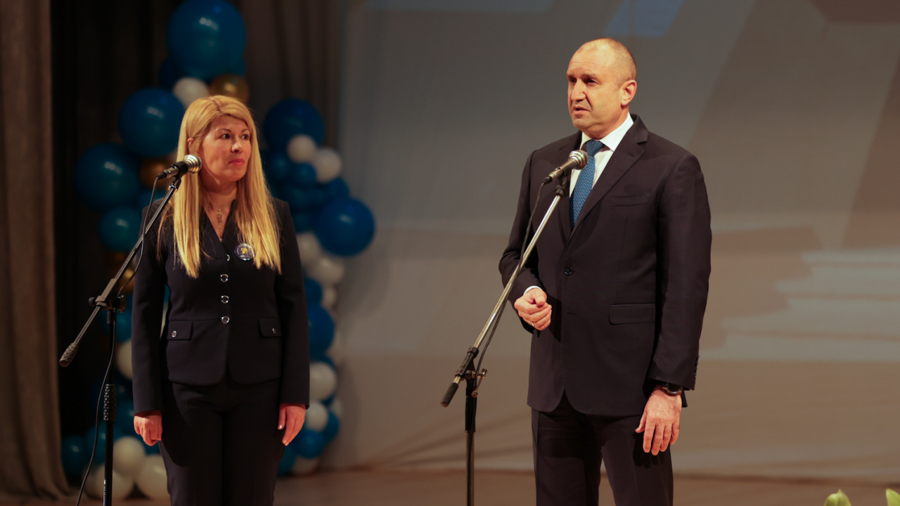Радев участва в отбелязването на 50-годишнината на Природо-математическата гимназия в Хасково