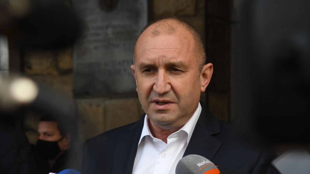 Румен Радев гласува: Да отделим 15 минути днес, за да не губим 5 години от бъдещето