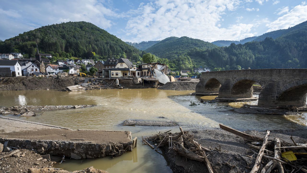 Жена загина при наводнения в Югозападна Турция