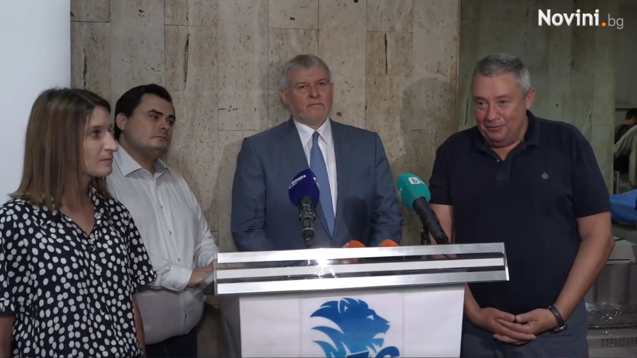СДС скочи на Крум Зарков за намерението му да им вземе централата и се закани за сградата на "Позитано" 20
