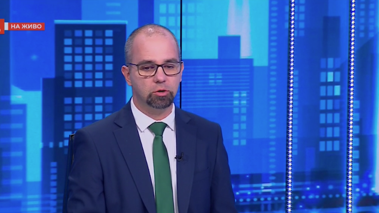 Първан Симеонов: Обществото няма да позволи на политиците да си играят повече