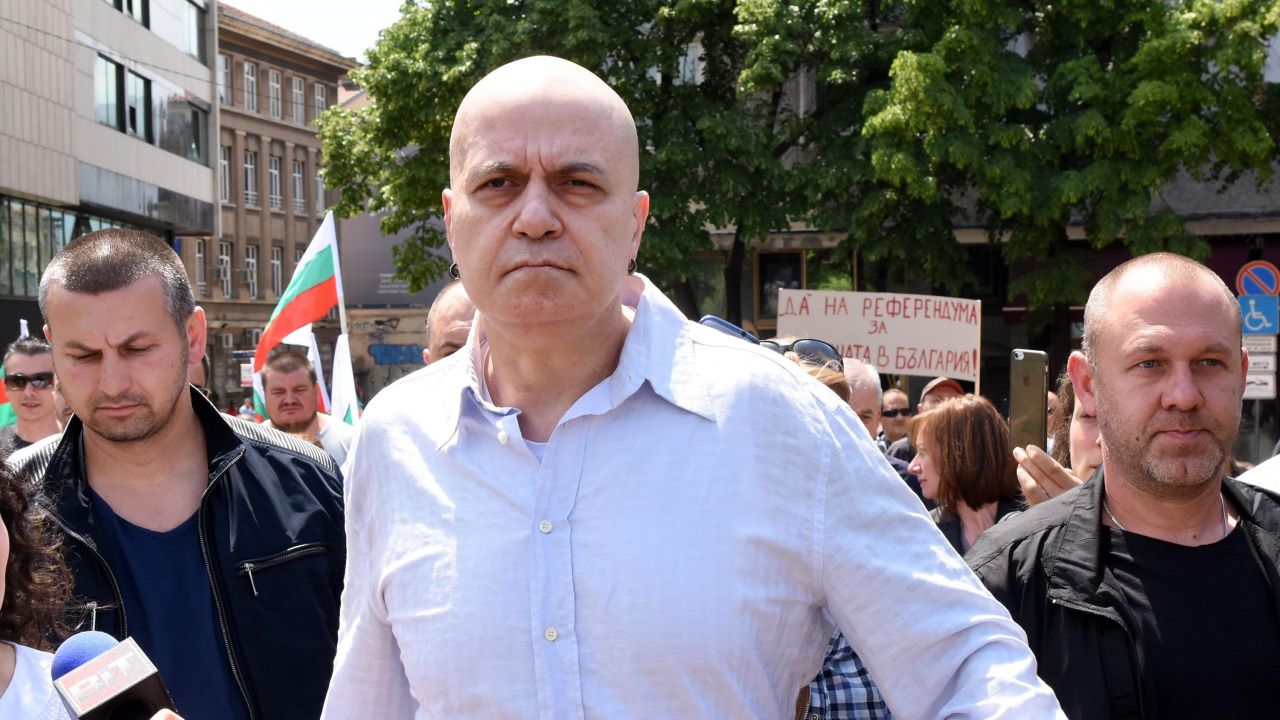 Слави Трифонов показа кой голям държавник пръв е заговорил за президентска република