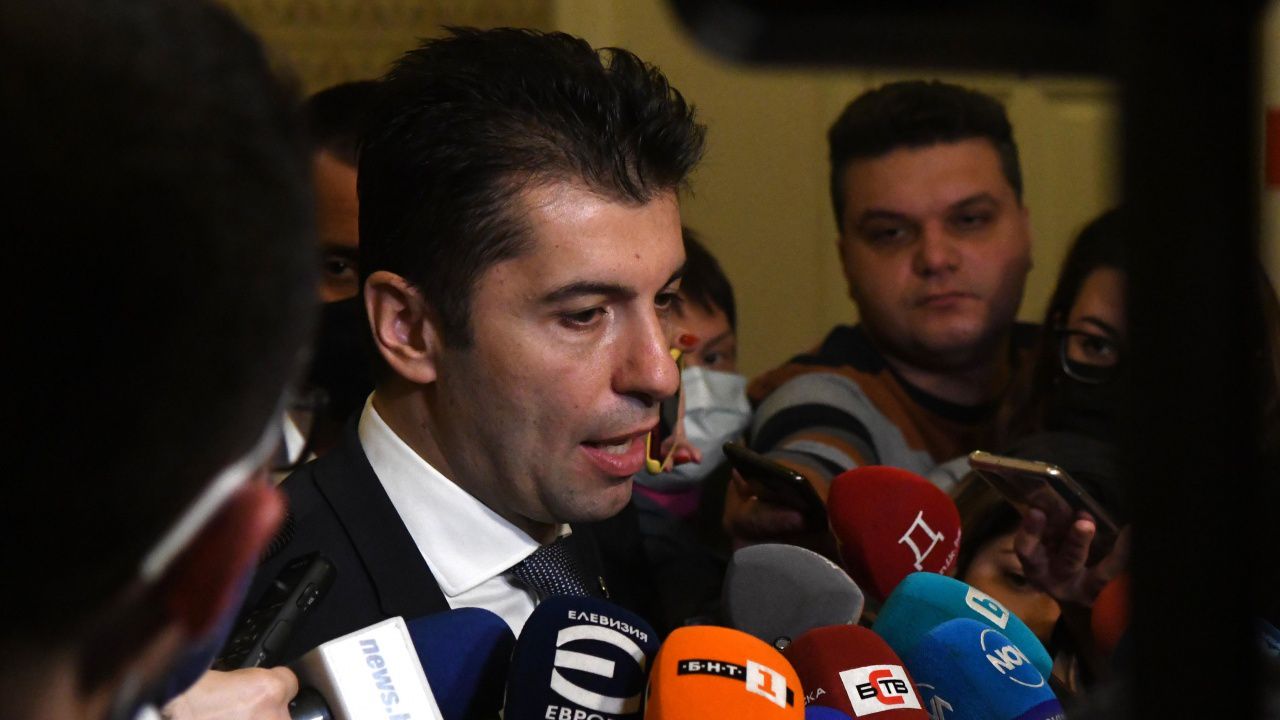 Кирил Петков: При 70% ваксинирани можем да махнем зеления сертификат