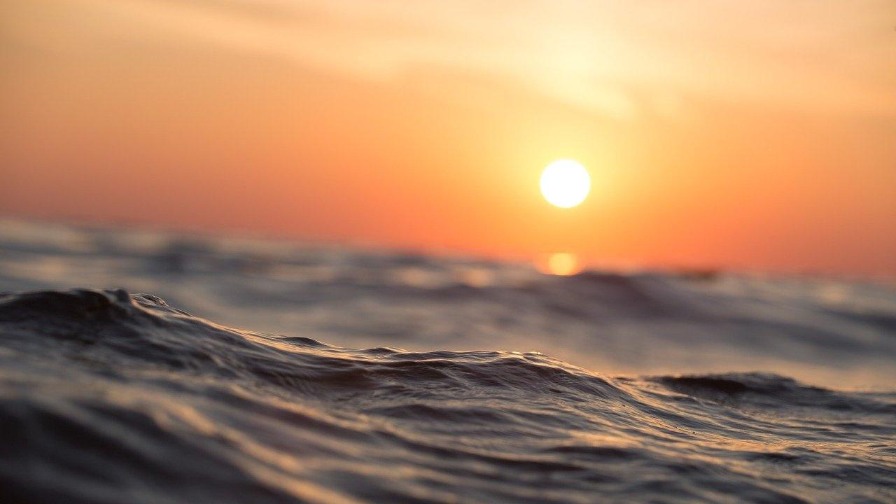Отпадни води се изливат в морето край Приморско