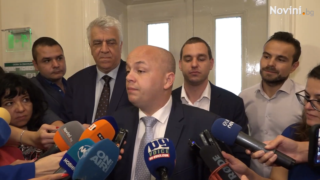 БСП: "Възраждане" подкрепиха промените в договора за F-16