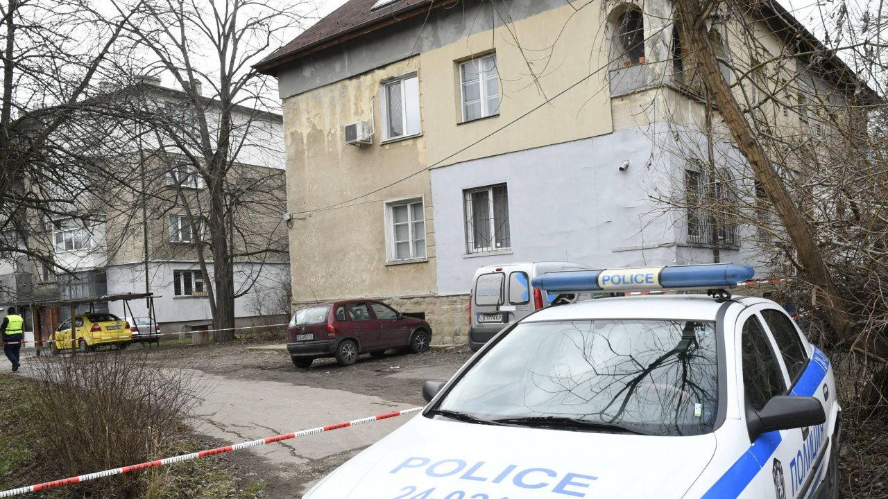 Нов ужас: Психично болен син уби баща си в дома им