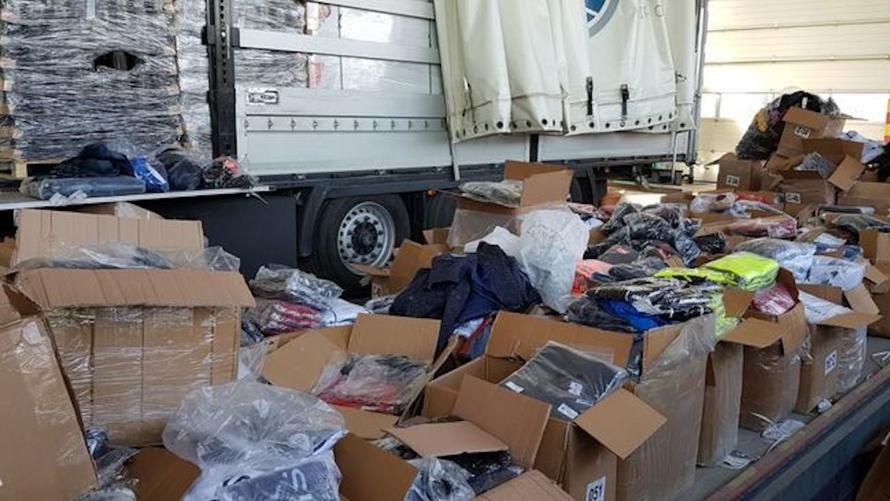 Спипаха над 27 000 „маркови“ стоки край ГКПП Капитан Петко войвода