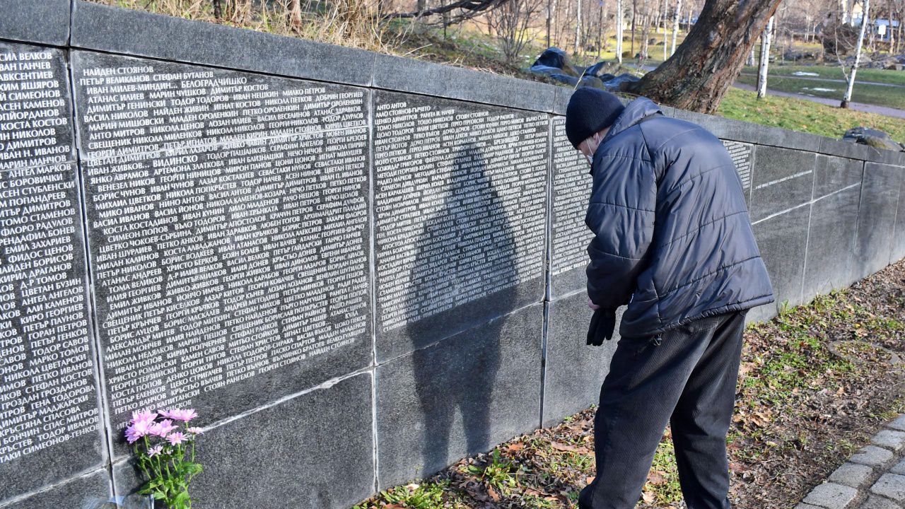 Почитаме паметта на жертвите на на комунизма