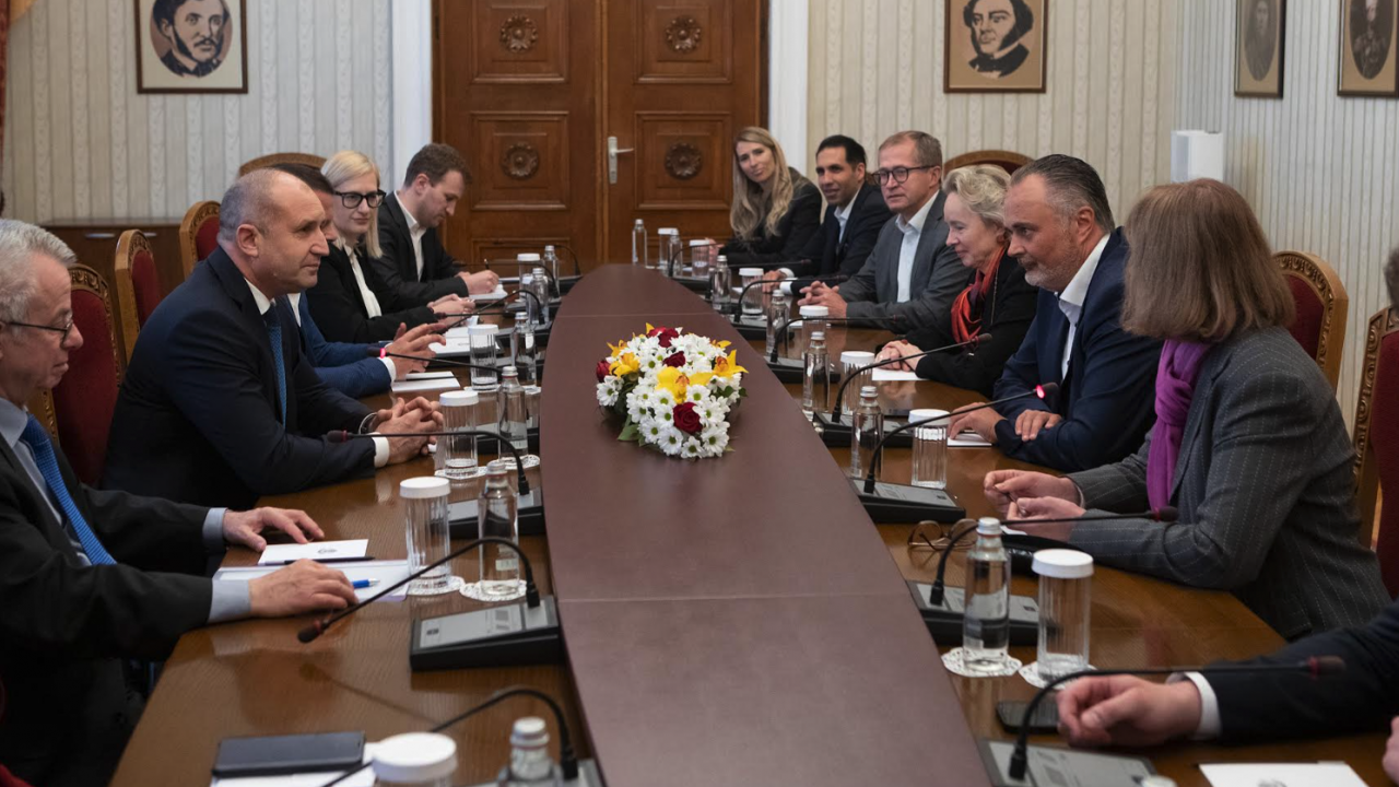 Румен Радев разговаря с министър-председателя на федерална провинция Бургенланд - Австрия