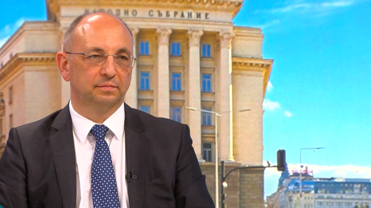 Николай Василев: Бюджетът за 2023 г. може да е без дефицит