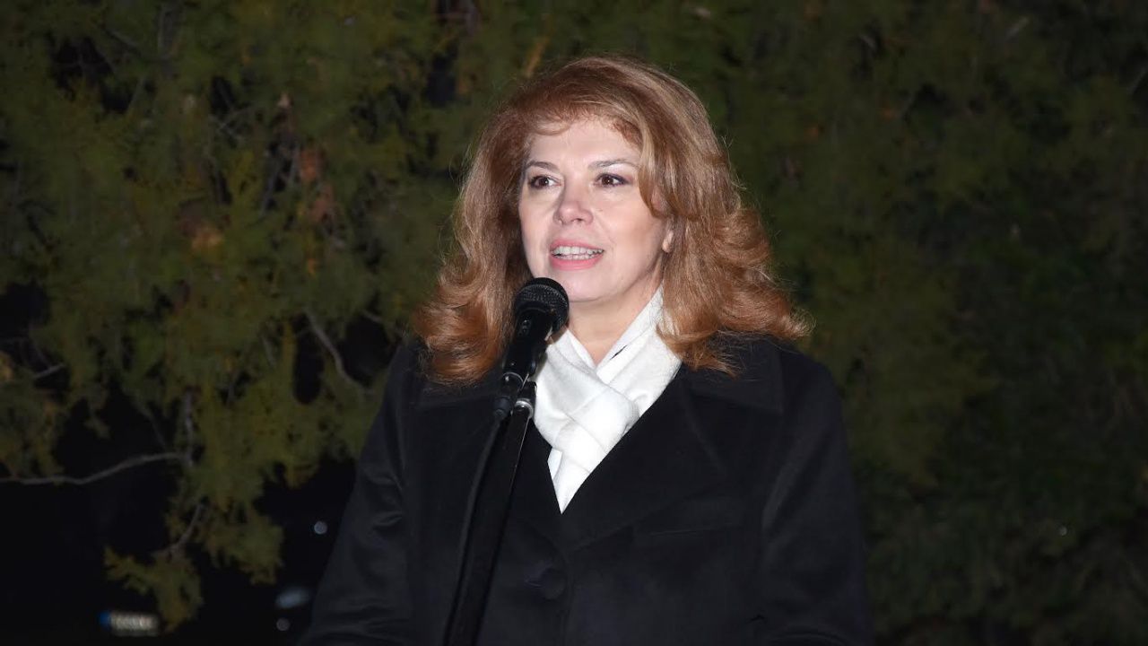 Илияна Йотова в Свищов: Щастливеца ни завеща умението не да наблюдаваме, а да проглеждаме