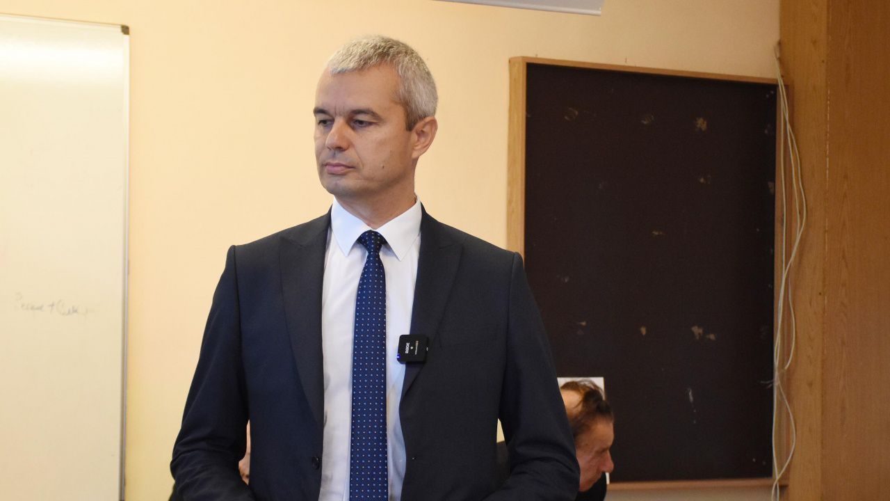 Костадинов убеден: След оръжието ще поискат и български войници
