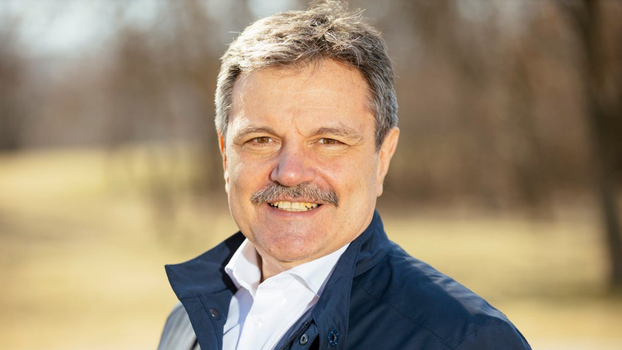 Д-р Ал. Симидчиев пред novini.bg: Зеленият сертификат много закъсня и не се въвежда от днес за утре