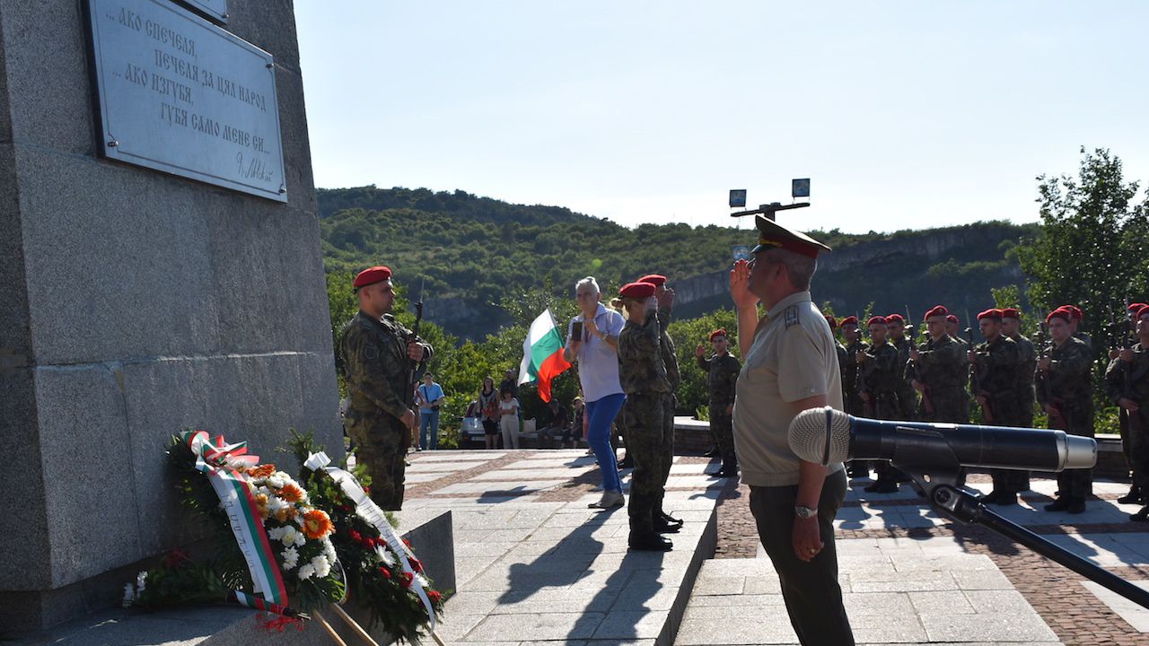 Ловеч отбеляза 185 години от рождението на Васил Левски