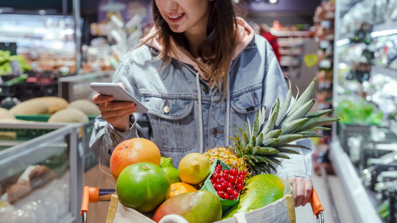 Супермаркети в Хърватия намаляват цените на храните