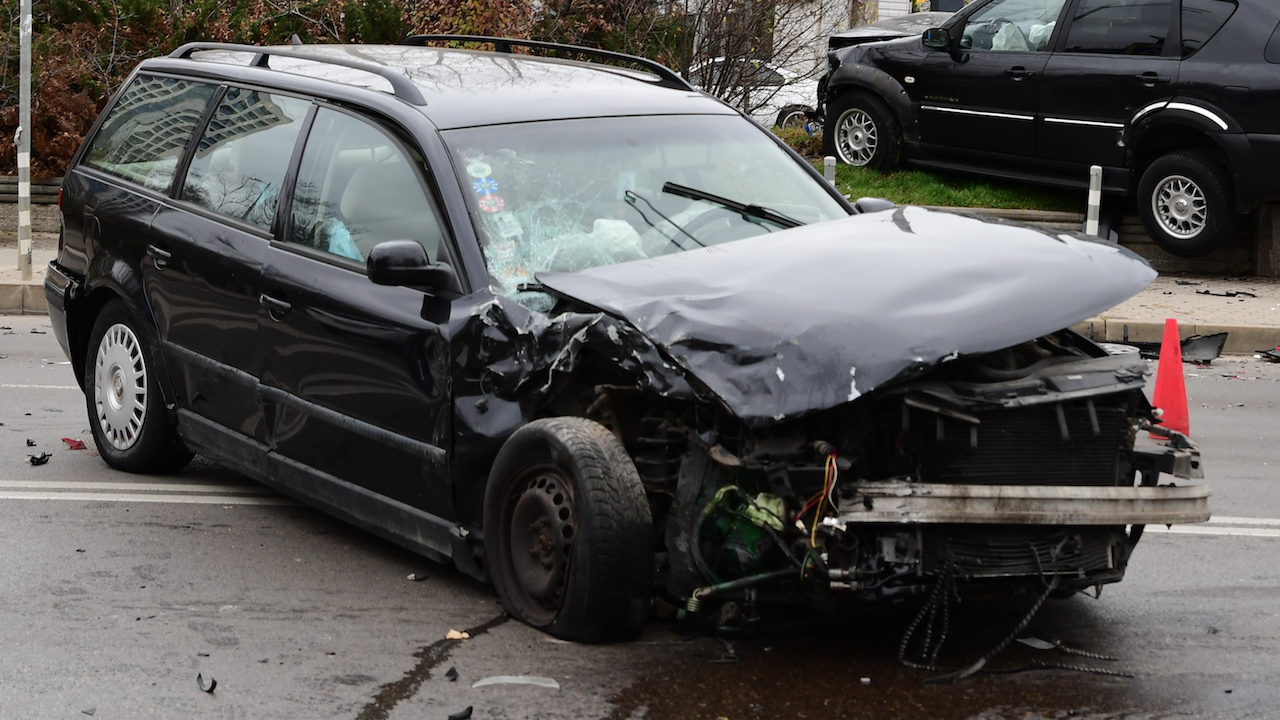 Един загинал и 23-ма ранени на пътя за денонощието