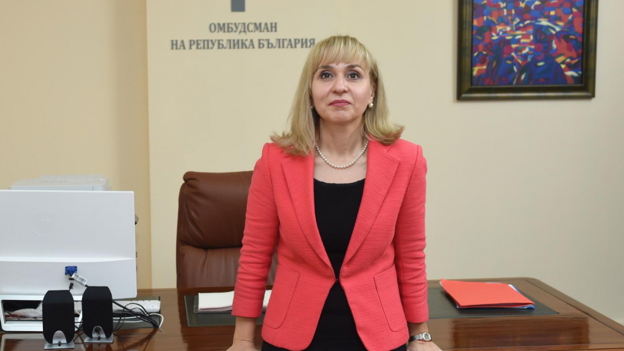 Омбудсманът атакува пред КС обвързването на техническия преглед на колата с купена винетка