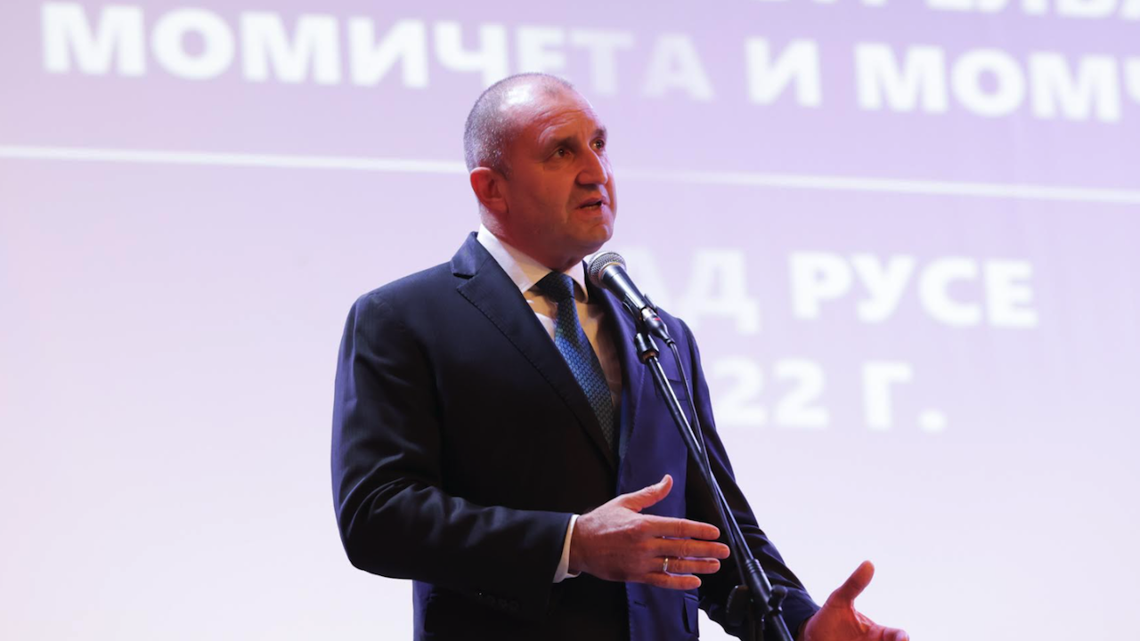 Румен Радев: Сериозен проблем за обществото ни е, че все повече млади хора предпочитат да гледат, а не да практикуват спорт