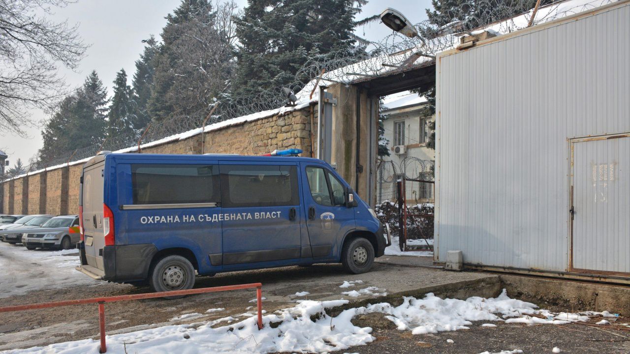 Пуснаха на свобода мъжа, задържан с граната в новогодишната нощ в София