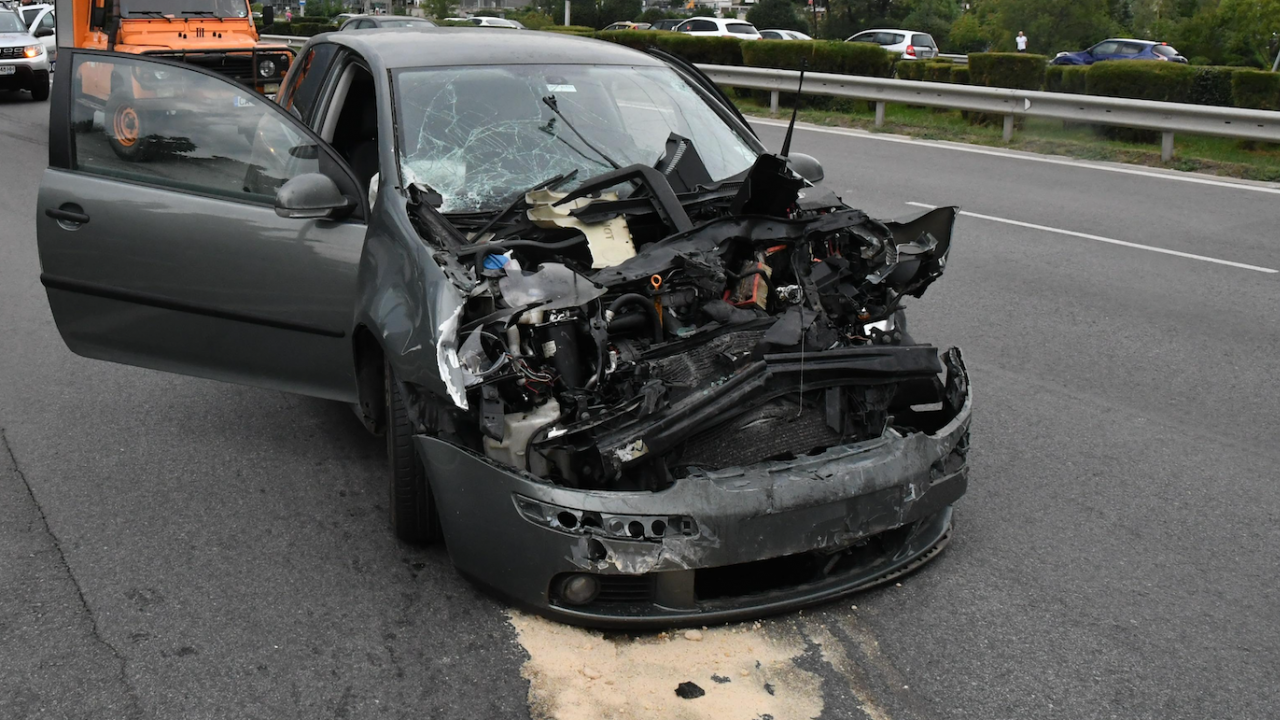 Един загинал и 23-ма ранени при катастрофи за денонощието