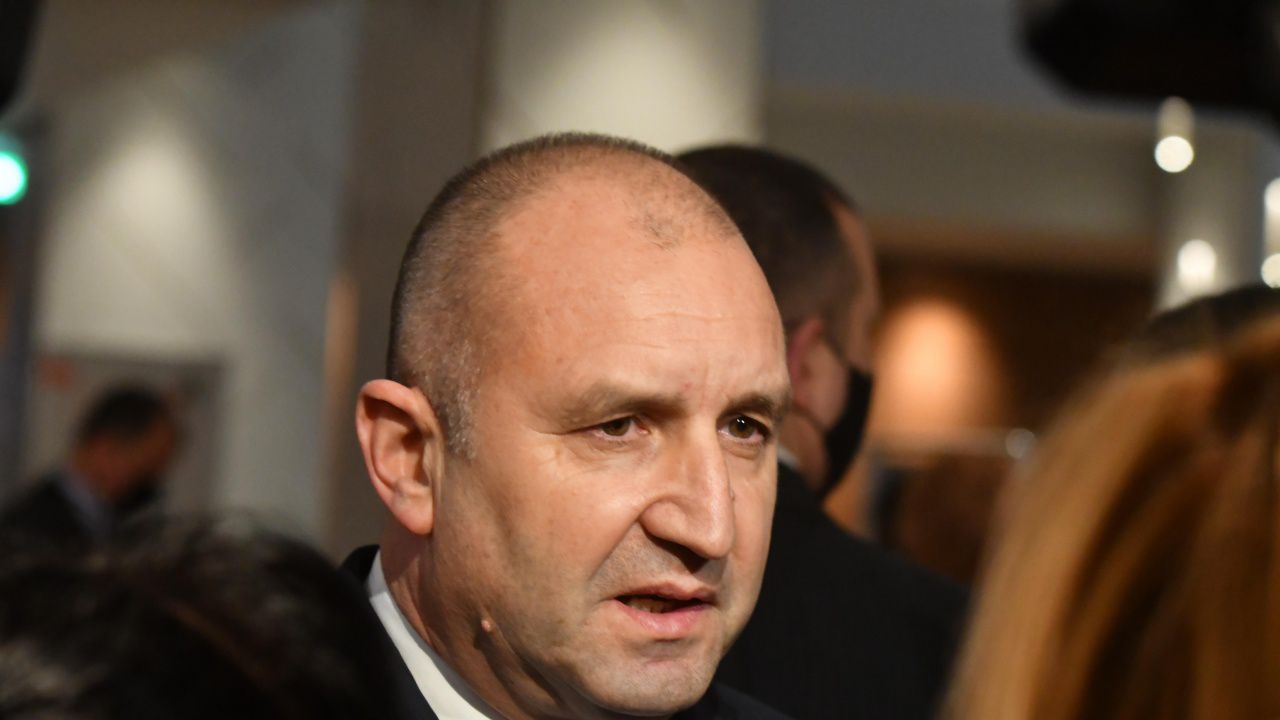 Радев към Макрон: Изборната победа е красноречиво доказателство за държавническите Ви качества