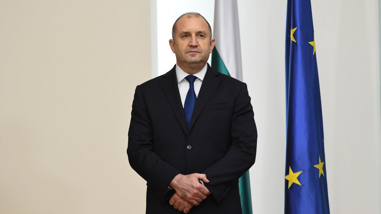 Проблемите в енергетиката, икономиката и нелегалната миграция в ЕС обсъдиха президентът Радев и Шарл Мишел
