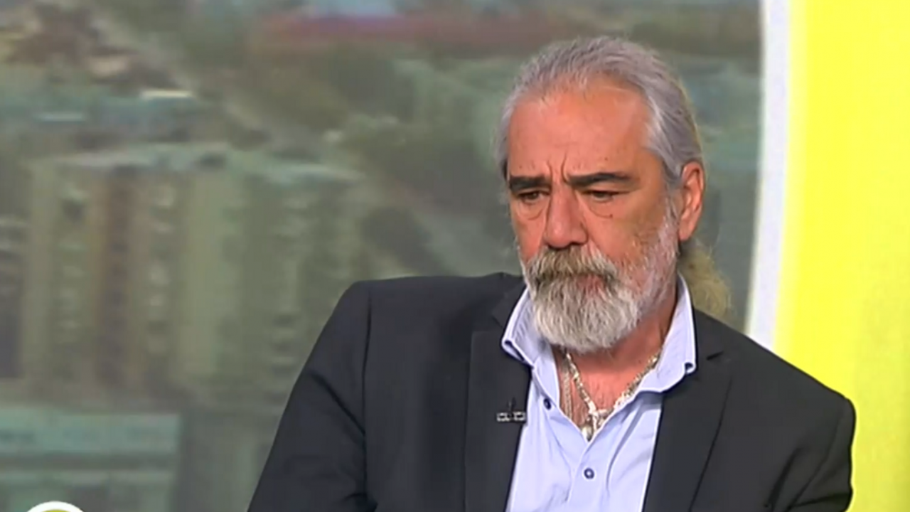 Слабаков за РСМ: Ако искат да си бъдат отделна нация и държава – ако обичат – да си имат собствена история