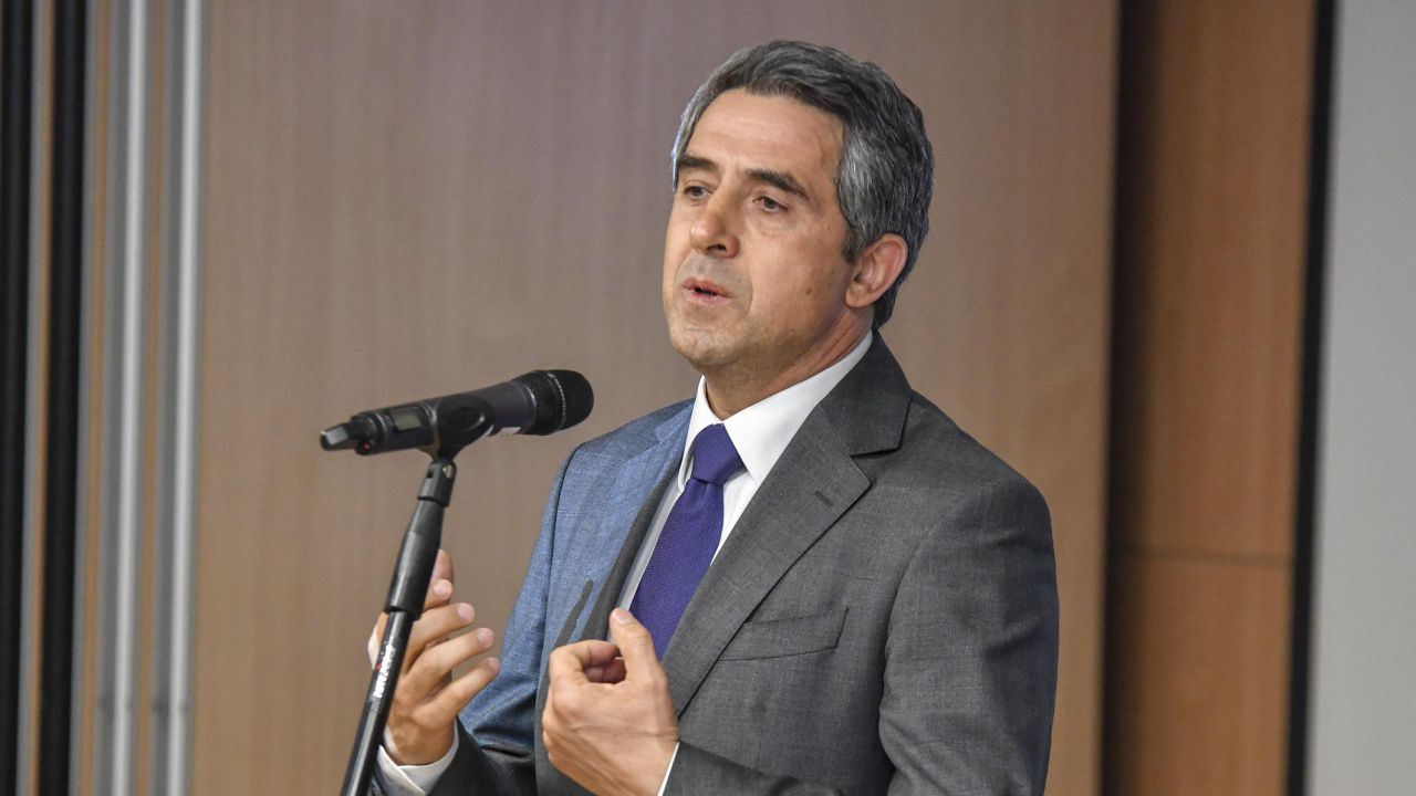 Контактната група започва разговори с партиите утре