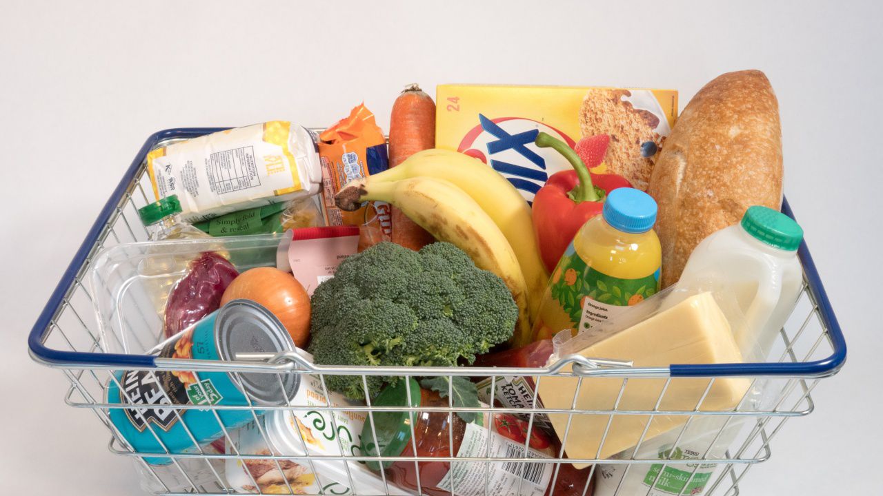 Потребителската кошница в Босна и Херцеговина поскъпна с 16% през март