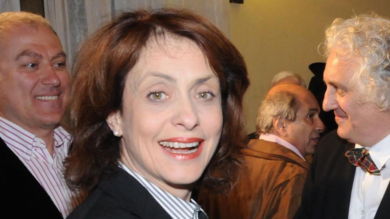 Надежда Нейнски защити правителственото решение да не допусне самолета на Сергей Лавров